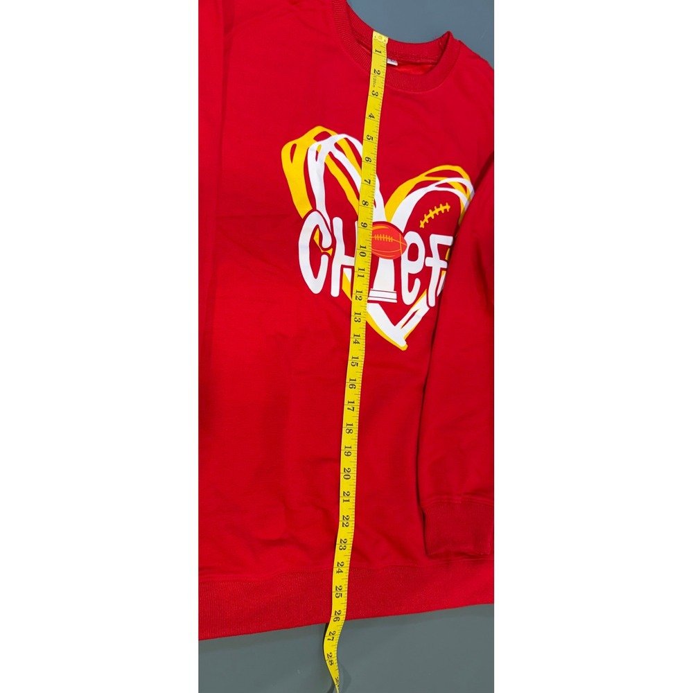 Kansas City Chiefs Heart Football Graphic Red Crewneck Sweatshirt Large NWOT - Picture 8 of 9